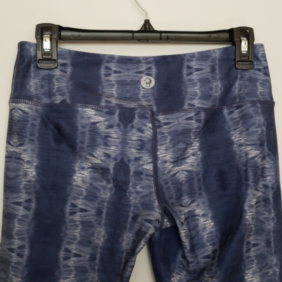 Blue and White Tie Die Yoga Leggings - Picture 4 of 6